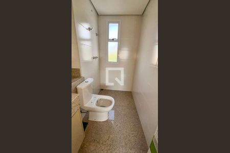 Apartamento à venda com 215m², 4 quartos e 4 vagasBanheiro da Suíte 1