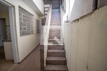 Casa à venda com 250m², 3 quartos e 2 vagasEscada