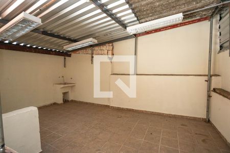 Casa à venda com 250m², 3 quartos e 2 vagasÁrea de serviço
