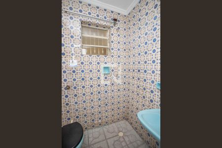 Casa à venda com 250m², 3 quartos e 2 vagasBanheiro social