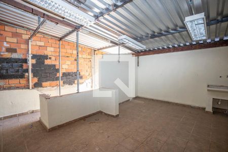 Casa à venda com 250m², 3 quartos e 2 vagasÁrea de serviço