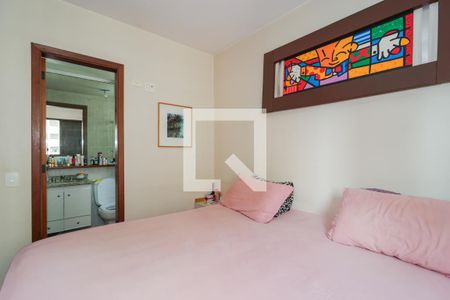 Suíte de apartamento à venda com 2 quartos, 77m² em Vila Suzana, São Paulo