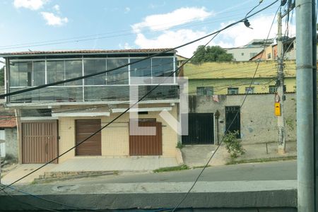 Fachada de casa à venda com 5 quartos, 200m² em Jaqueline, Belo Horizonte