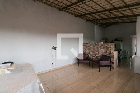 Sala de casa à venda com 5 quartos, 200m² em Jaqueline, Belo Horizonte