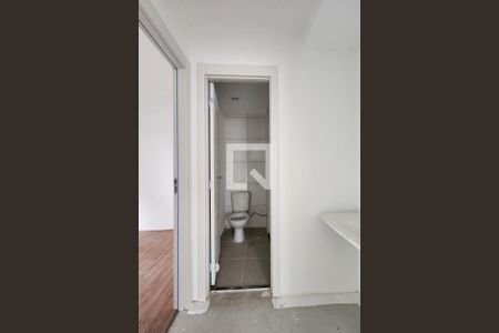 Banheiro  de apartamento à venda com 2 quartos, 34m² em Parque Bristol, São Bernardo do Campo