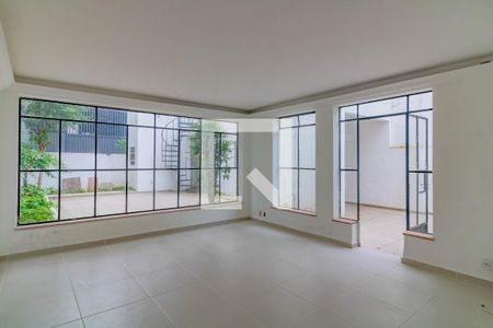 Sala de casa à venda com 5 quartos, 270m² em Mirandópolis, São Paulo