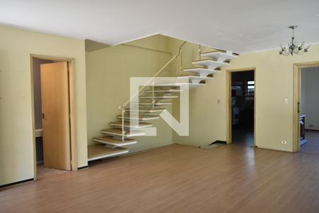 Sala de casa à venda com 4 quartos, 223m² em Planalto Paulista, São Paulo