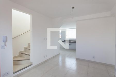 Sala 1 de apartamento à venda com 3 quartos, 140m² em Heliópolis, Belo Horizonte