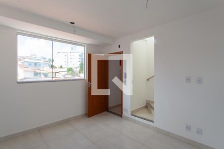 Sala 1 de apartamento à venda com 3 quartos, 140m² em Heliópolis, Belo Horizonte