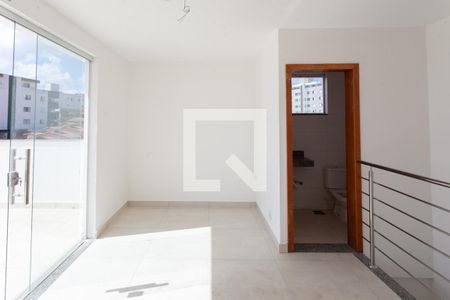 Sala 2 de apartamento à venda com 3 quartos, 140m² em Heliópolis, Belo Horizonte
