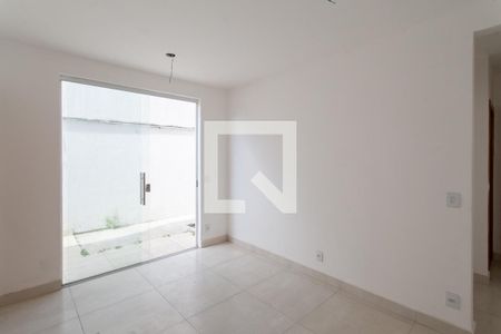 Sala de apartamento à venda com 3 quartos, 140m² em Heliópolis, Belo Horizonte