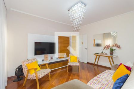 Sala de casa à venda com 3 quartos, 220m² em Vila Bertioga, São Paulo