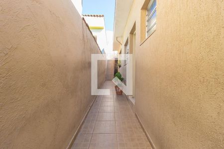 Corredor de casa à venda com 3 quartos, 220m² em Vila Bertioga, São Paulo