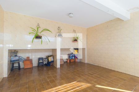 Garagem de casa à venda com 3 quartos, 220m² em Vila Bertioga, São Paulo