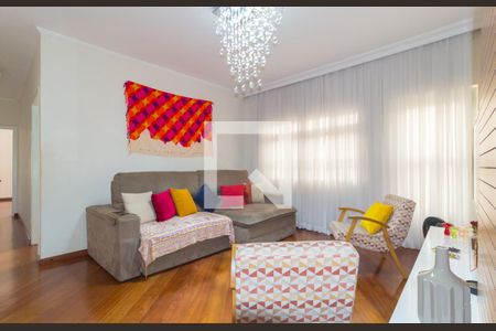 Sala de casa à venda com 3 quartos, 220m² em Vila Bertioga, São Paulo