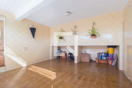 Garagem de casa à venda com 3 quartos, 220m² em Vila Bertioga, São Paulo