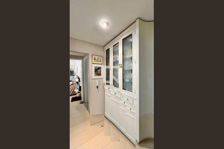 Apartamento à venda com 110m², 3 quartos e 2 vagas Apartamento à venda com 110m², 3 quartos e 2 vagasCloset Suíte