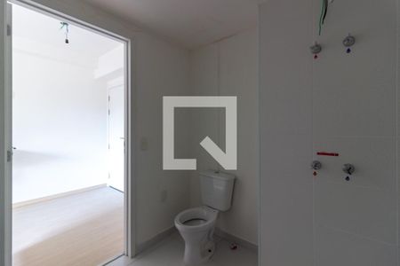 Banheiro de kitnet/studio à venda com 1 quarto, 26m² em Pinheiros, São Paulo