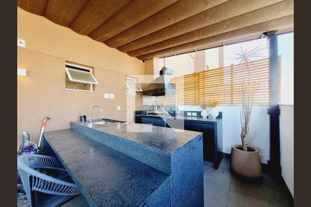 Varanda da Sala de apartamento à venda com 3 quartos, 200m² em Vila Suzana, São Paulo