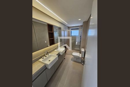Banheiro 1 de apartamento à venda com 3 quartos, 186m² em Itaim Bibi, São Paulo