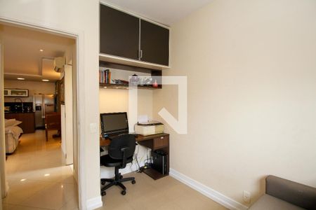 Quarto de apartamento à venda com 2 quartos, 84m² em Pinheiros, São Paulo