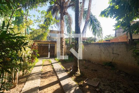 Casa para alugar com 180m², 2 quartos e 3 vagas Casa para alugar com 180m², 2 quartos e 3 vagasQuintal