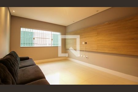 Sala de casa para alugar com 3 quartos, 248m² em Vila Paulo Silas, São Paulo