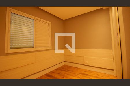 Quarto de casa para alugar com 3 quartos, 248m² em Vila Paulo Silas, São Paulo