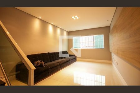 Sala de casa para alugar com 3 quartos, 248m² em Vila Paulo Silas, São Paulo