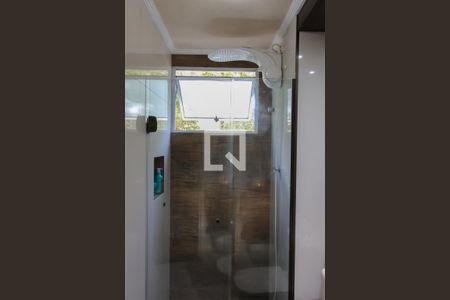 Banheiro de apartamento para alugar com 2 quartos, 53m² em Parque Frondoso, Cotia