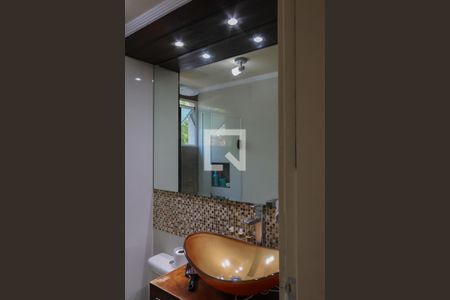 Banheiro de apartamento para alugar com 2 quartos, 53m² em Parque Frondoso, Cotia
