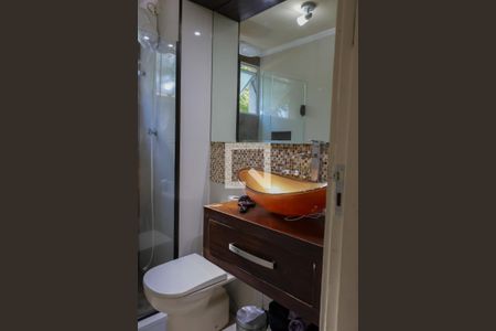 Banheiro de apartamento para alugar com 2 quartos, 53m² em Parque Frondoso, Cotia