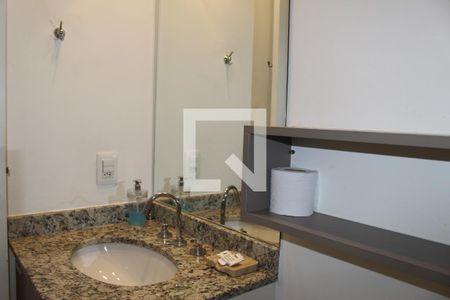 Banheiro de kitnet/studio à venda com 1 quarto, 21m² em República, São Paulo