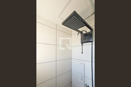 Banheiro de apartamento para alugar com 1 quarto, 27m² em Parque Enseada, Guarujá