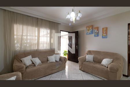 Sala de casa à venda com 3 quartos, 250m² em Vila Paranagua, São Paulo