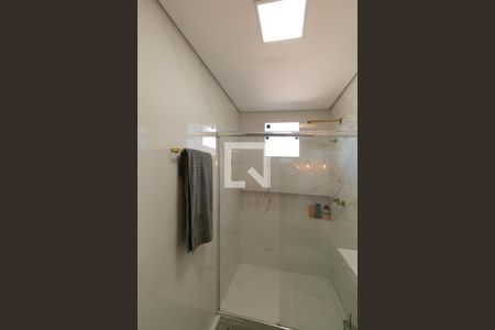 Casa à venda com 180m², 3 quartos e 3 vagasBanheiro da Suíte 2