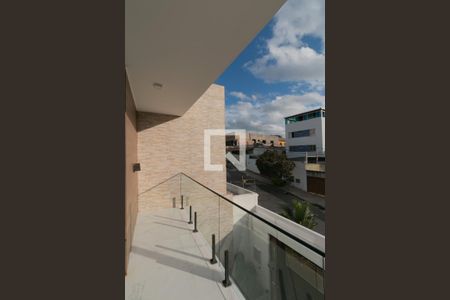 Varanda da Sala de casa à venda com 3 quartos, 180m² em Vila Cloris, Belo Horizonte