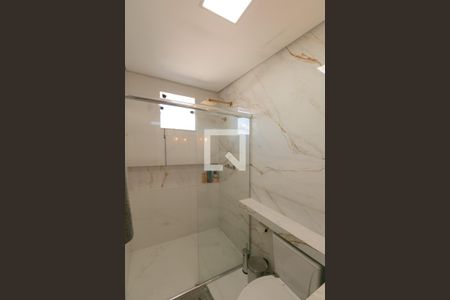 Casa à venda com 180m², 3 quartos e 3 vagasBanheiro da Suíte 2