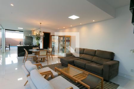 Casa à venda com 180m², 3 quartos e 3 vagasSala 2