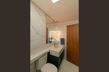 Casa à venda com 180m², 3 quartos e 3 vagasBanheiro da Suíte 2