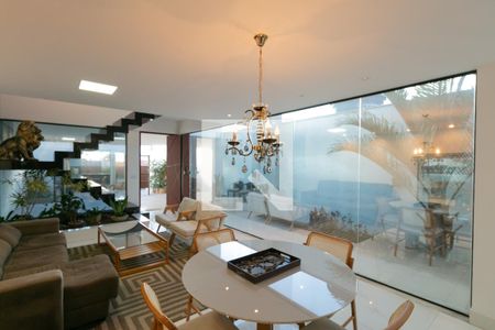 Sala 2 de casa à venda com 3 quartos, 180m² em Vila Cloris, Belo Horizonte