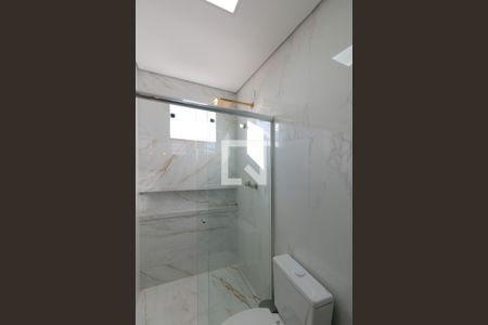 Casa à venda com 180m², 3 quartos e 3 vagasBanheiro da Suíte 1