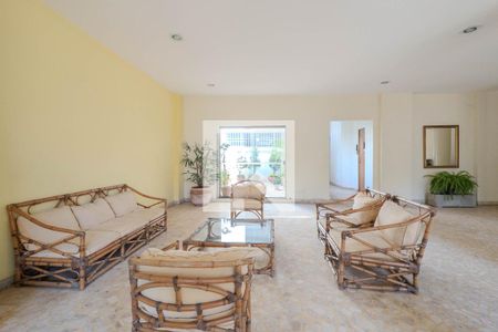 Hall de entrada de apartamento à venda com 3 quartos, 170m² em Bela Vista, São Paulo