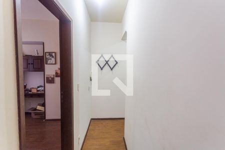 Corredor de apartamento à venda com 3 quartos, 156m² em Santa Tereza, Belo Horizonte