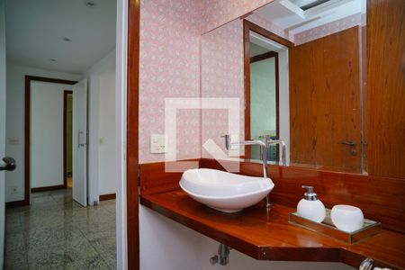 Lavabo de apartamento para alugar com 3 quartos, 220m² em Icaraí, Niterói