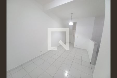 Sala de casa para alugar com 2 quartos, 70m² em Vila Mateo Bei, São Vicente