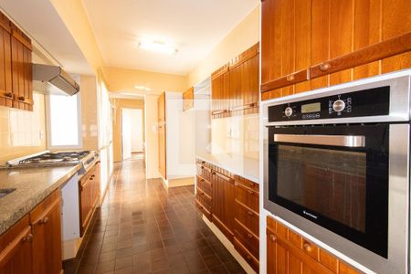 Apartamento à venda com 230m², 4 quartos e 4 vagasCozinha