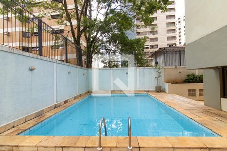 Apartamento à venda com 230m², 4 quartos e 4 vagasÁrea comum - Piscina