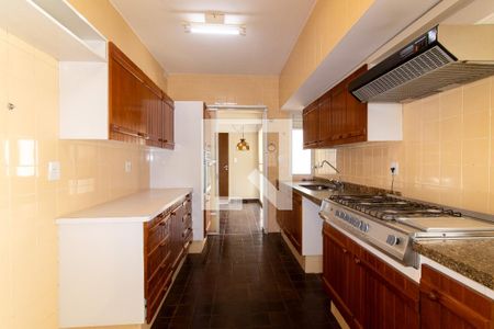 Cozinha de apartamento à venda com 4 quartos, 230m² em Cambuí, Campinas