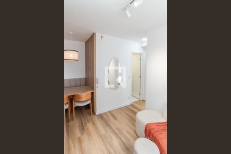 Sala de apartamento para alugar com 2 quartos, 34m² em Parque Vitoria, São Paulo